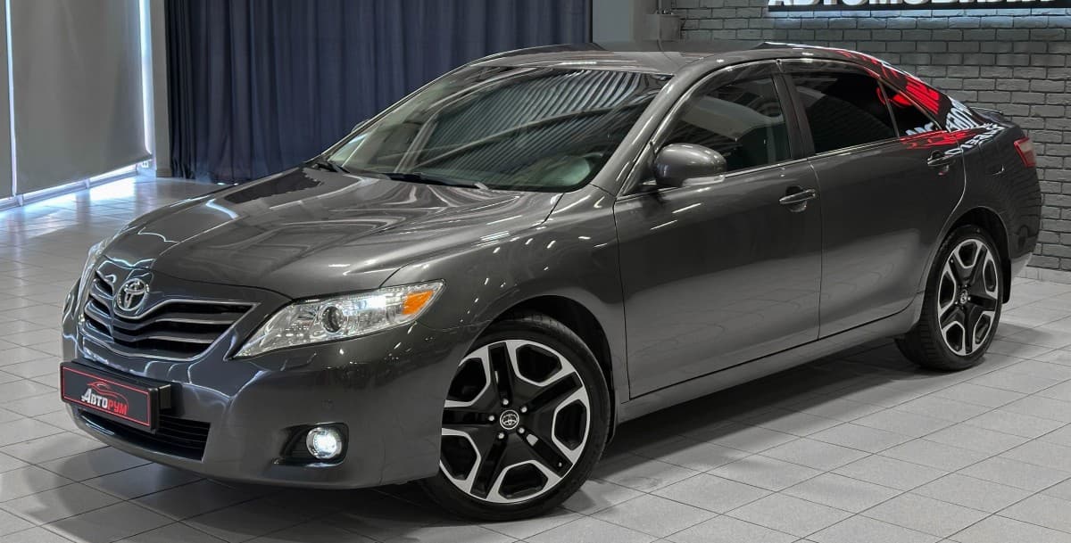 Toyota Camry - 2